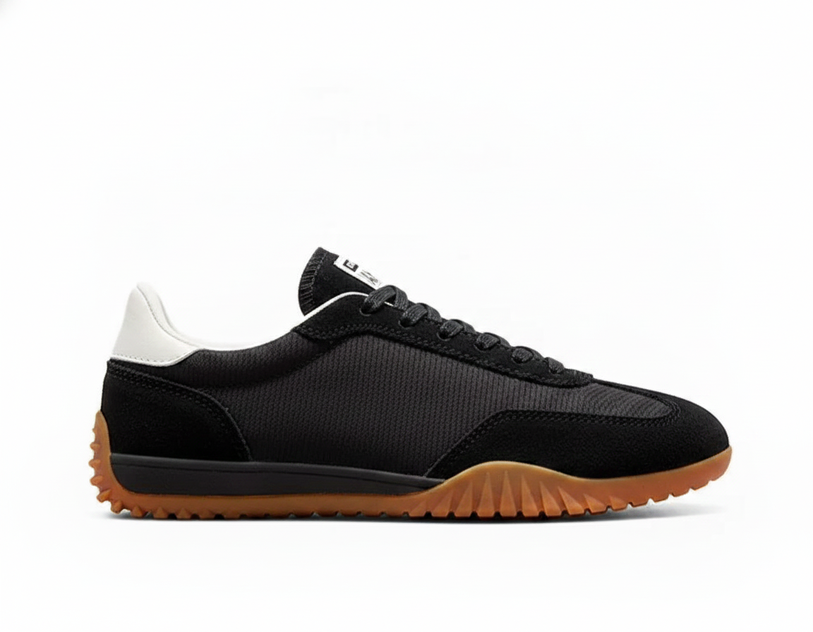 Zapatilla Urbana Unisex Bicolor - Negro, Blanco, Suela Caramelo